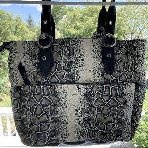 NWT Gorgeous Quilted Donna Sharp Purse! Snakeskin pattern!